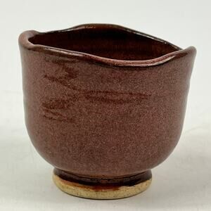 Studio Pottery Yunomi Cup Red Brown Glaze Smiley Face Mark 3.5" W Signed Read